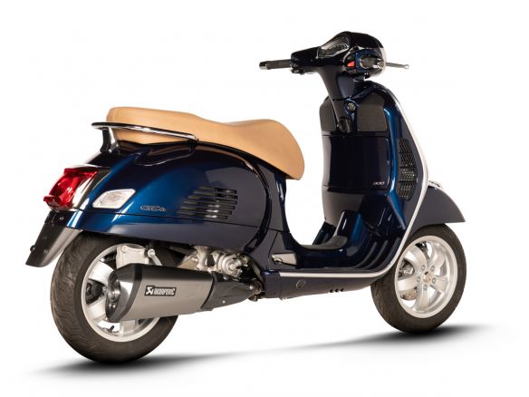 AKRAPOVIC STAINLESS STEEL SLIP-ON SILENCER VESPA GTS 300 2021-2024