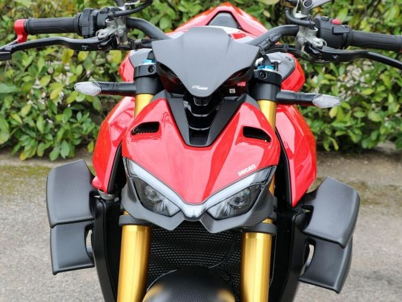 CNC RACING LOWER HEADLIGHT FRAME DUCATI STREETFIGHTER V2 2022-2024