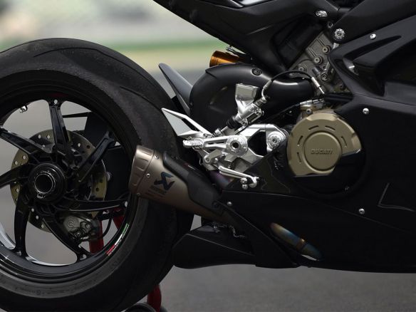 MOTOCORSE ADJUSTABLE REAR SETS KIT DUCATI PANIGALE V4 / S / R