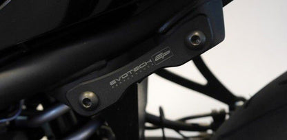 Uitlaatsteun zwart met afwerkplaatje Evotech Performance Yamaha MT-03 '16-21